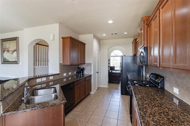 Building Photo - 18311 Red Oak Manor Ln