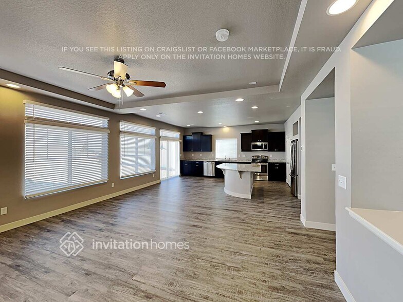 Building Photo - 9234 Castle Oaks Dr