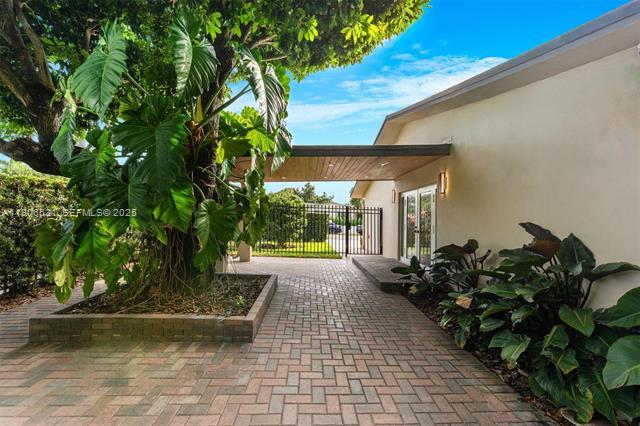 Building Photo - 6701 SW 49th Ter