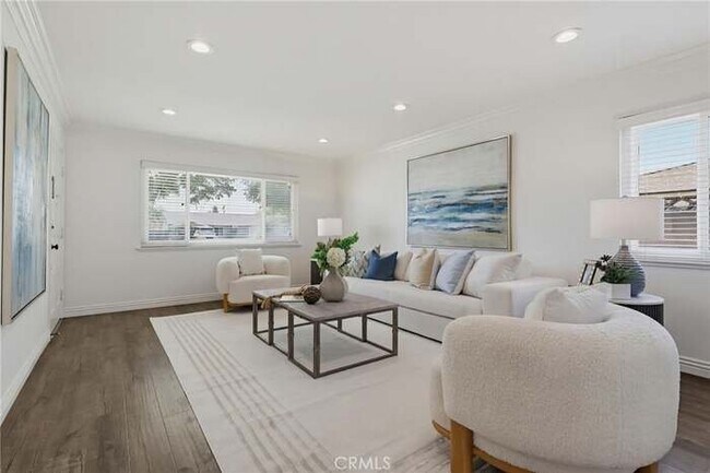 Building Photo - 14611 Ermita Ave