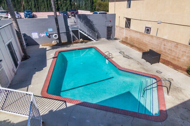 Building Photo - 8601 Balboa Blvd