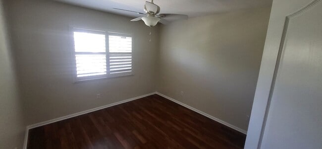 Building Photo - Gorgeous Harveston Townhome - Just across ...