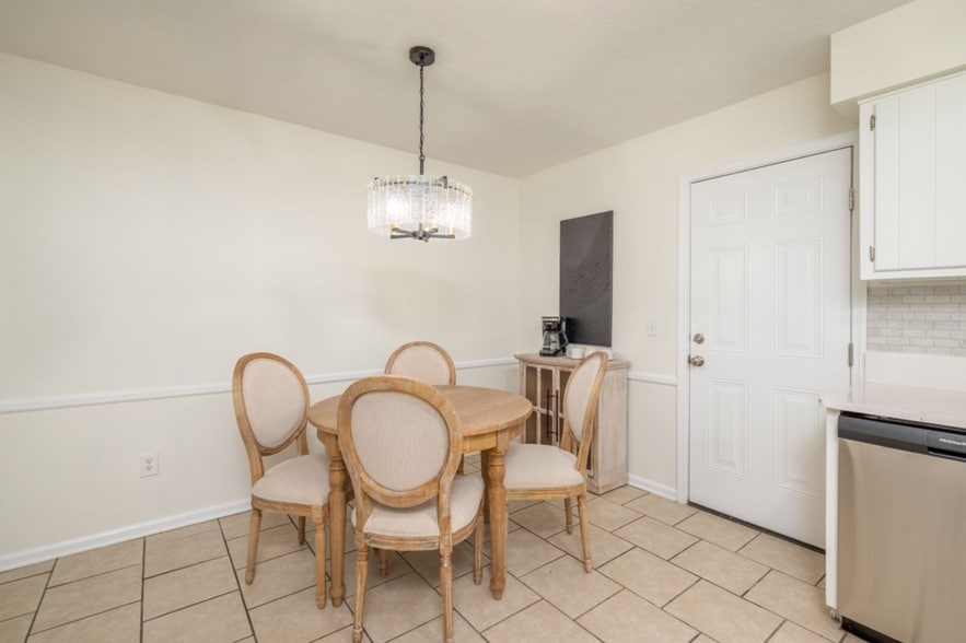 Building Photo - 316 Critz St