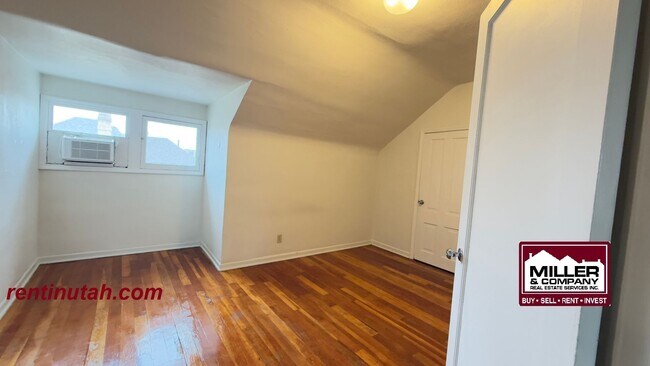 Building Photo - 815 E 100 S