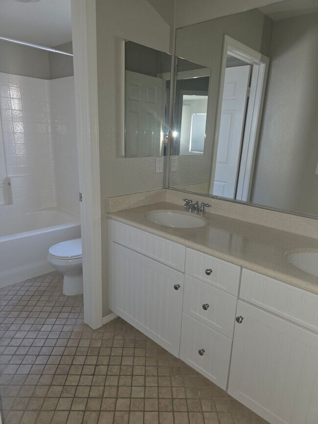 Building Photo - Beautiful Harveston Home with 4 Bedrooms plus Third Floor Loft