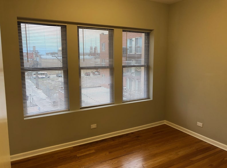 Building Photo - 3217 W Cullom Ave