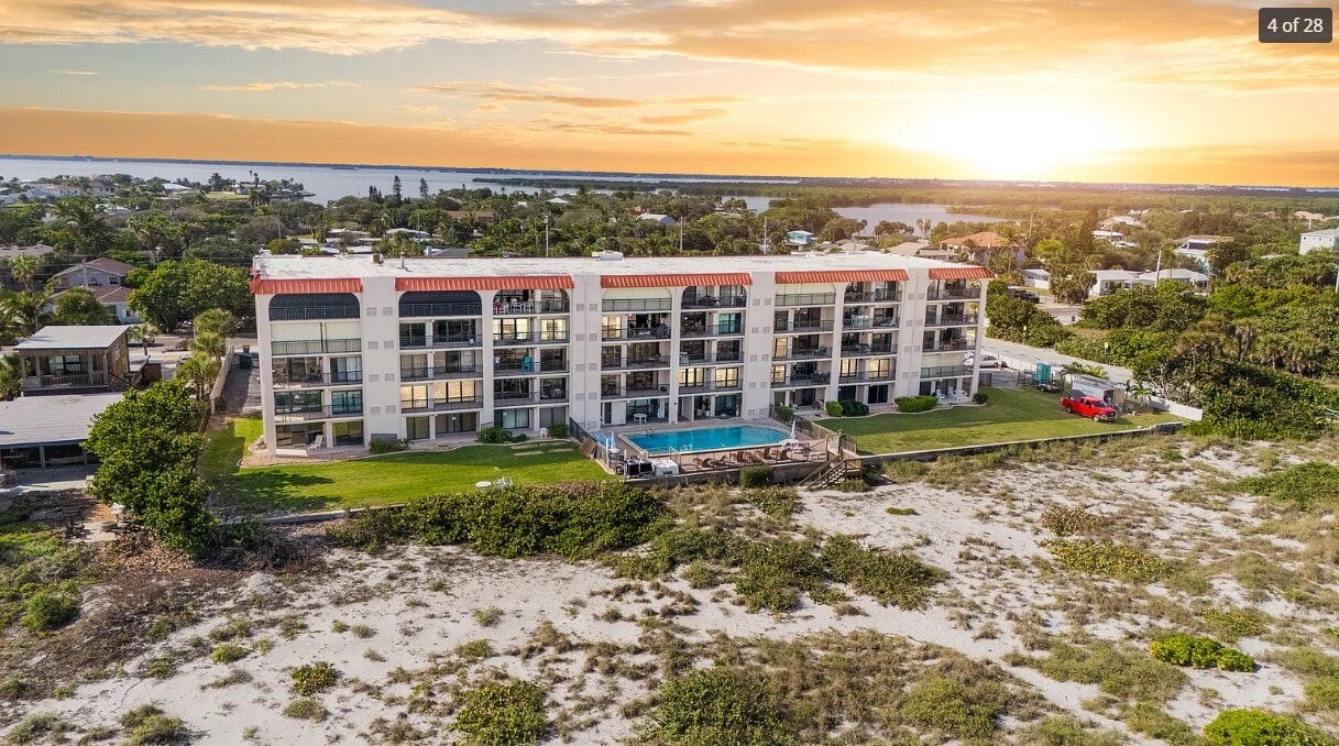 Building Photo - 1305 S Atlantic Ave