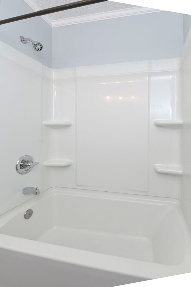Building Photo - Newly Updated 3 Bedroom Home with Spacious...