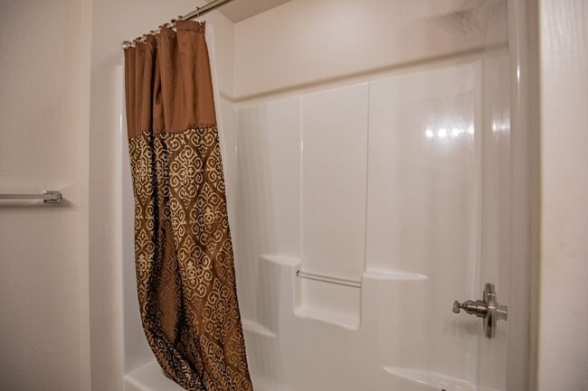 Building Photo - 800 Sherwood Dr