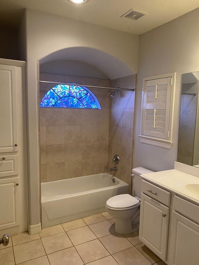 Building Photo - Midtown Beauty