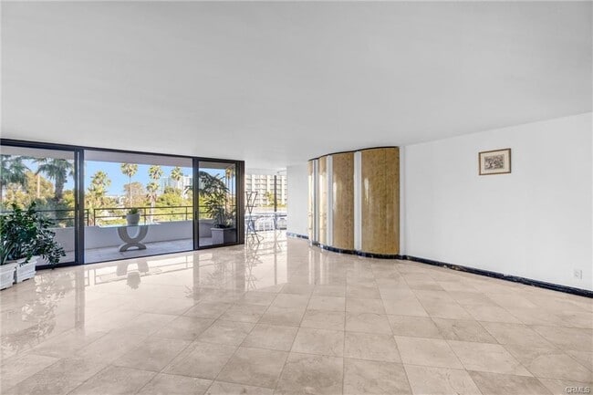 Building Photo - 4337 Marina City Dr