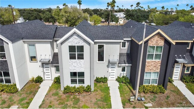 Building Photo - 21 West Dr