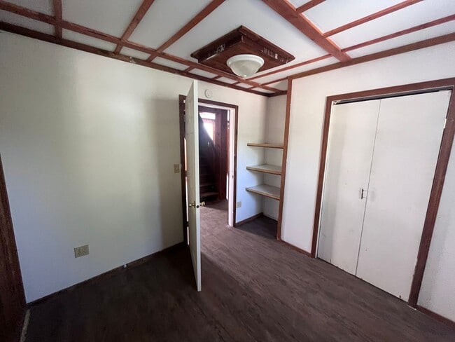 Building Photo - 3 Bedroom House!