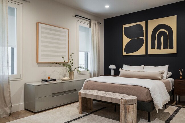 Building Photo - 1160 5th Ave