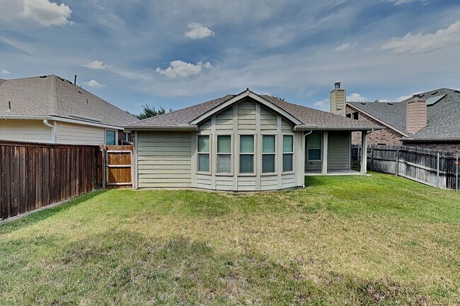 Building Photo - Modern Living Meets Texas Charm in the Heart of Vista West!