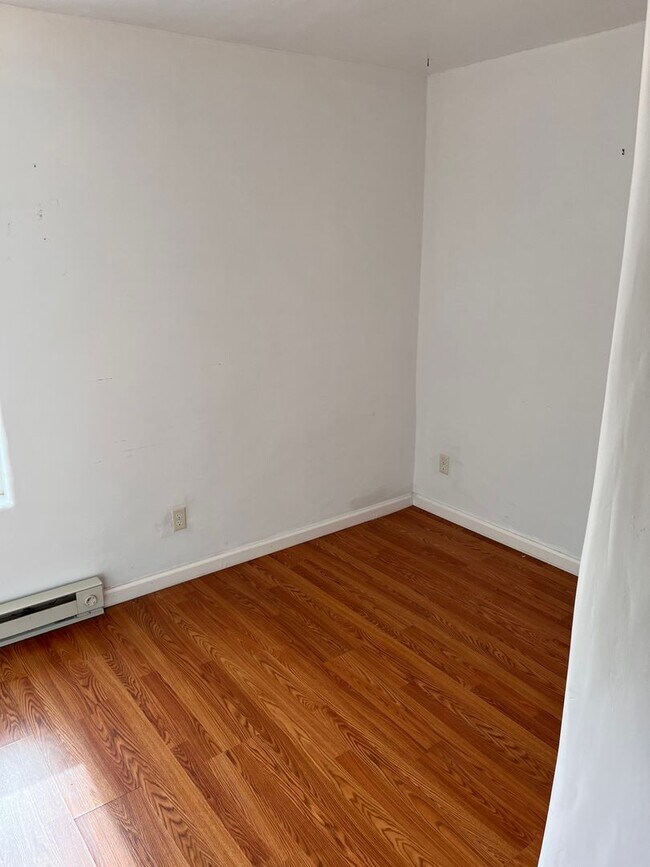 Building Photo - 406 Griffin St