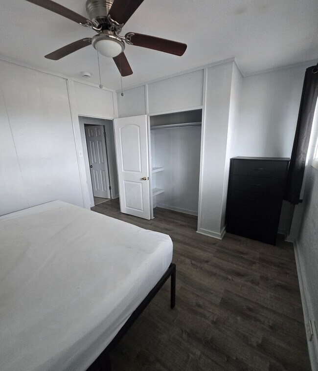 Building Photo - 360 Lono Ave