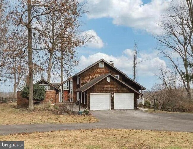 Building Photo - 1104 Tinker Hill Ln