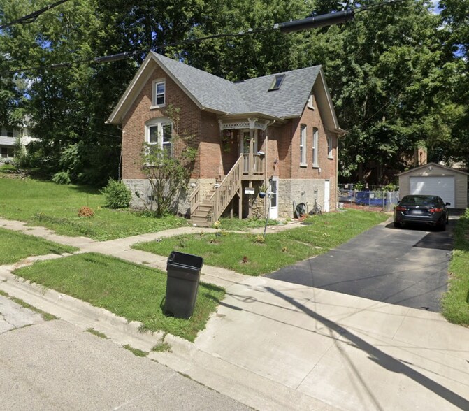 Building Photo - 718 S 5th St