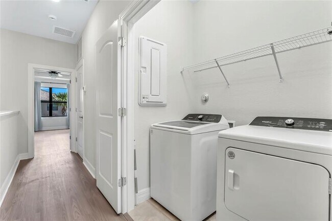 Building Photo - 4828 Chantilly Rd