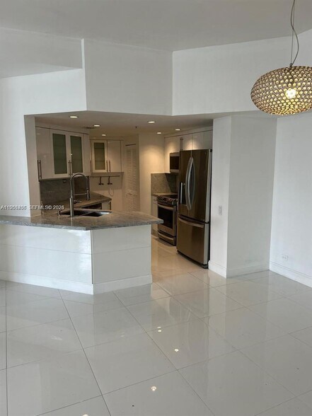 Building Photo - 701 Brickell Key Blvd