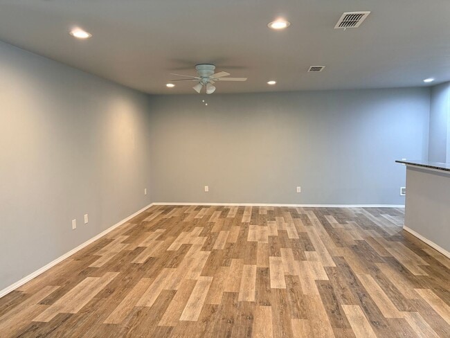 Building Photo - 1305 N Colton Ave