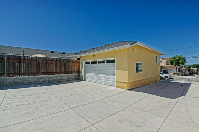 Building Photo - 2338 W 239th St