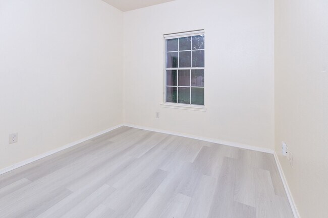 Building Photo - 1703 Nichole Woods Dr