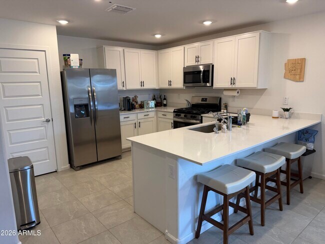 Building Photo - 4605 E Danta St