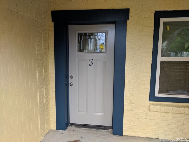 Primary Photo - 1114 S San Marcos