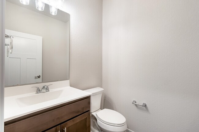 Building Photo - 670 Lambert Dr
