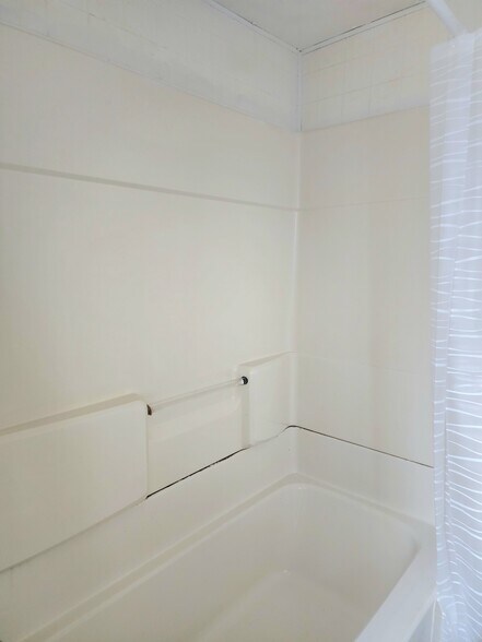 Bathroom - 404 E Market St