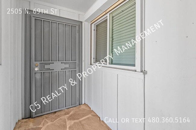 Building Photo - 2505 N 69th St