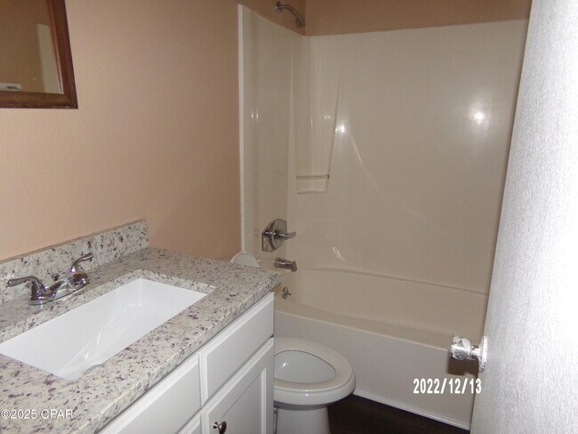 Building Photo - 5707 Lake Dr