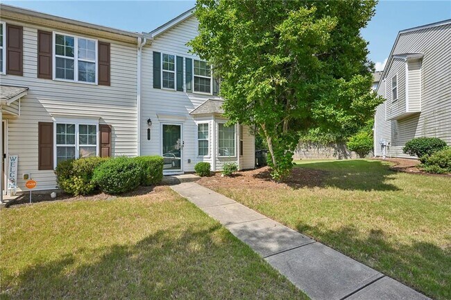 Building Photo - 725 Crestwell Cir