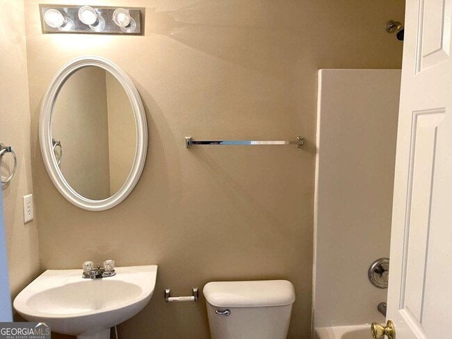 Building Photo - 448 Townsend Bend