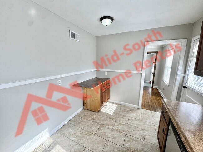 Building Photo - 1051 Mosby Rd