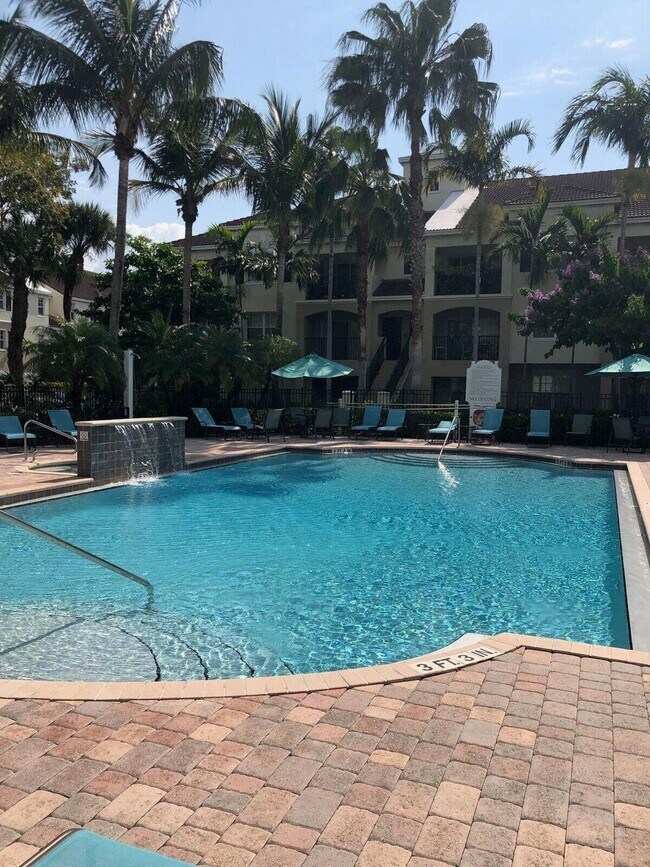 Building Photo - 5800 W Sample Rd