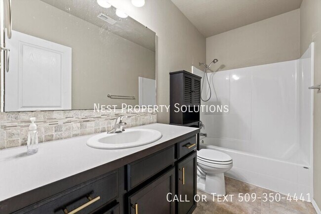 Building Photo - 558 S Lakeland Dr