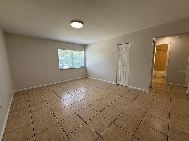 Building Photo - 6104 SW 12 Pl