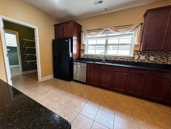 Building Photo - Near Redstone Arsenal Gate 1 with fence, storm shelter and AMAZING spa shower in primary suite