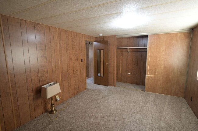 Building Photo - 2 bed 2 bath with large garage in Sequim