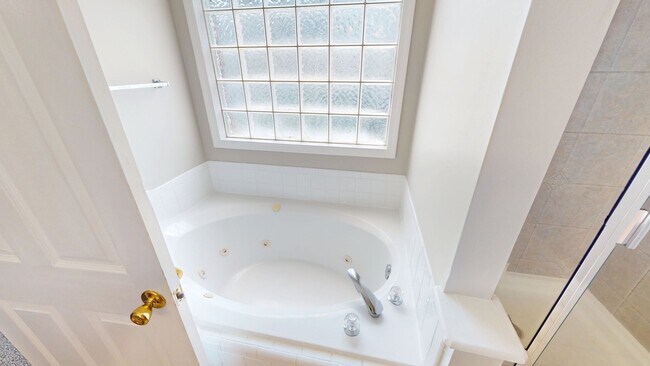 Building Photo - 3004 Bolla Dr