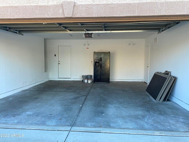 Building Photo - 3427 E Derringer Way