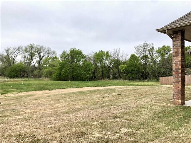 Building Photo - 1540 W Savannah Cir