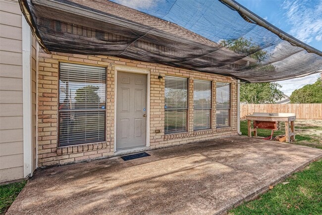 Building Photo - 703 Turtle Creek Dr