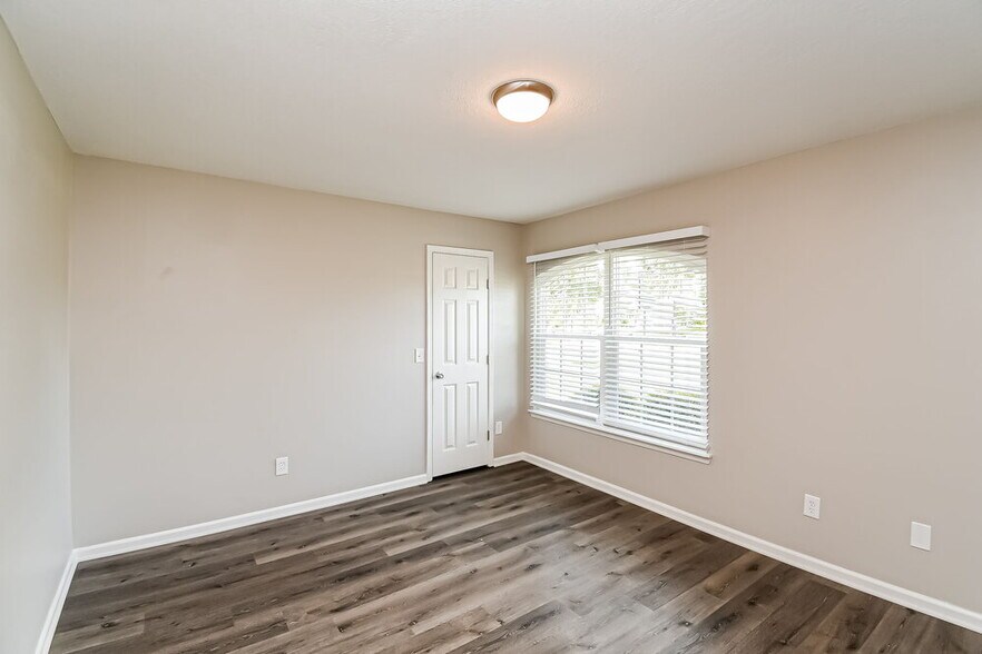 Building Photo - 2916 Waters View Cir