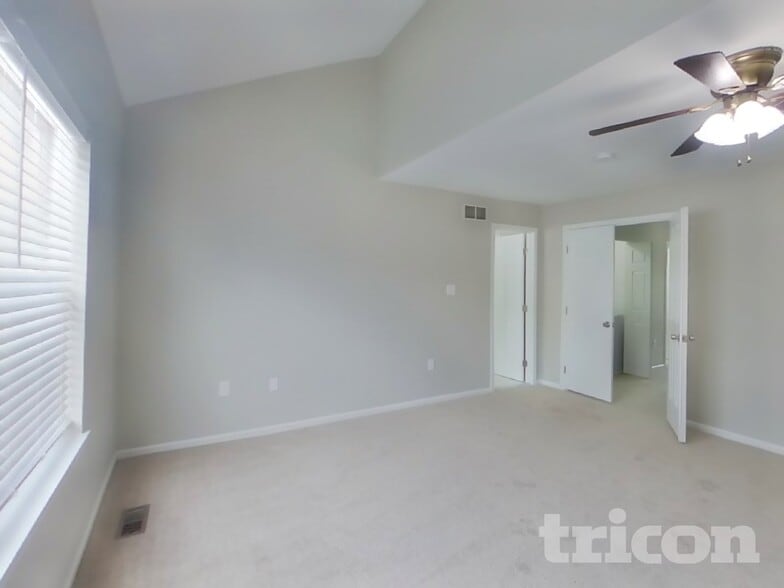 Building Photo - 137 Harvard Dr