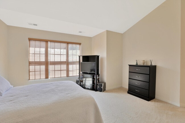 Building Photo - 9903 Magnolia Pointe Ct