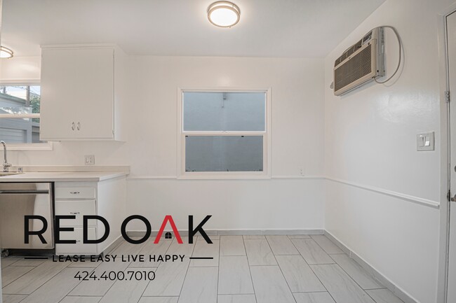 Building Photo - 2243 Merton Ave